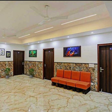 Hotel O K R Resdiancy Near Botanic Garden Of Indian Republic Noida Exterior photo