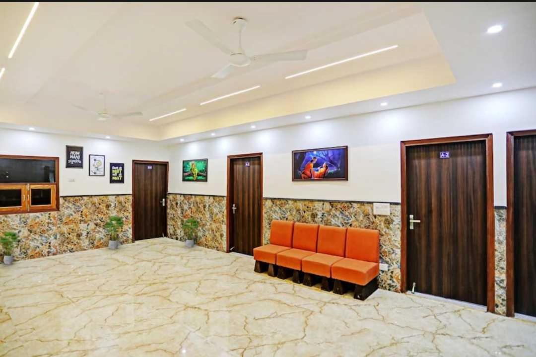 Hotel O K R Resdiancy Near Botanic Garden Of Indian Republic Noida Exterior photo