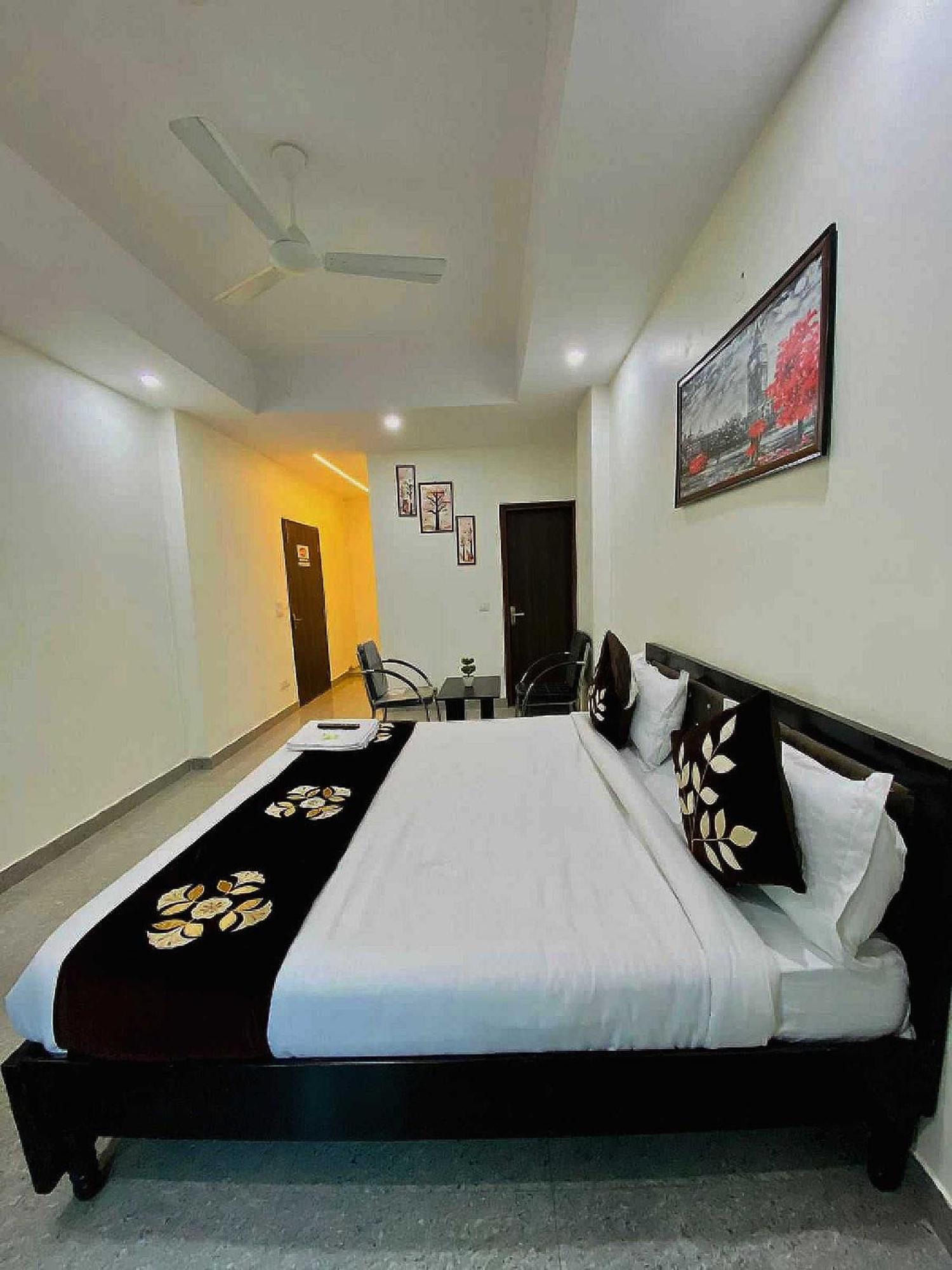 Hotel O K R Resdiancy Near Botanic Garden Of Indian Republic Noida Exterior photo