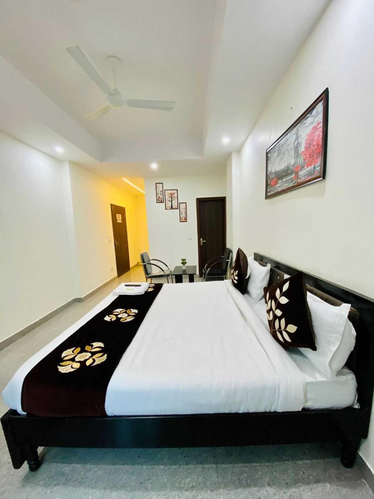 Hotel O K R Resdiancy Near Botanic Garden Of Indian Republic Noida Exterior photo