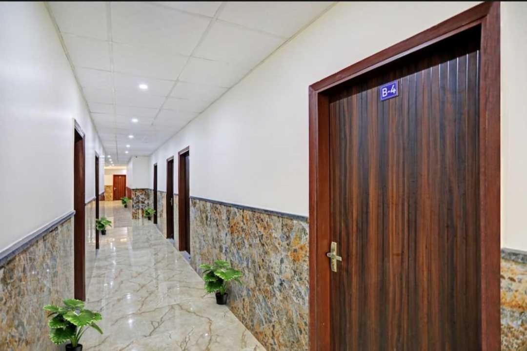 Hotel O K R Resdiancy Near Botanic Garden Of Indian Republic Noida Exterior photo