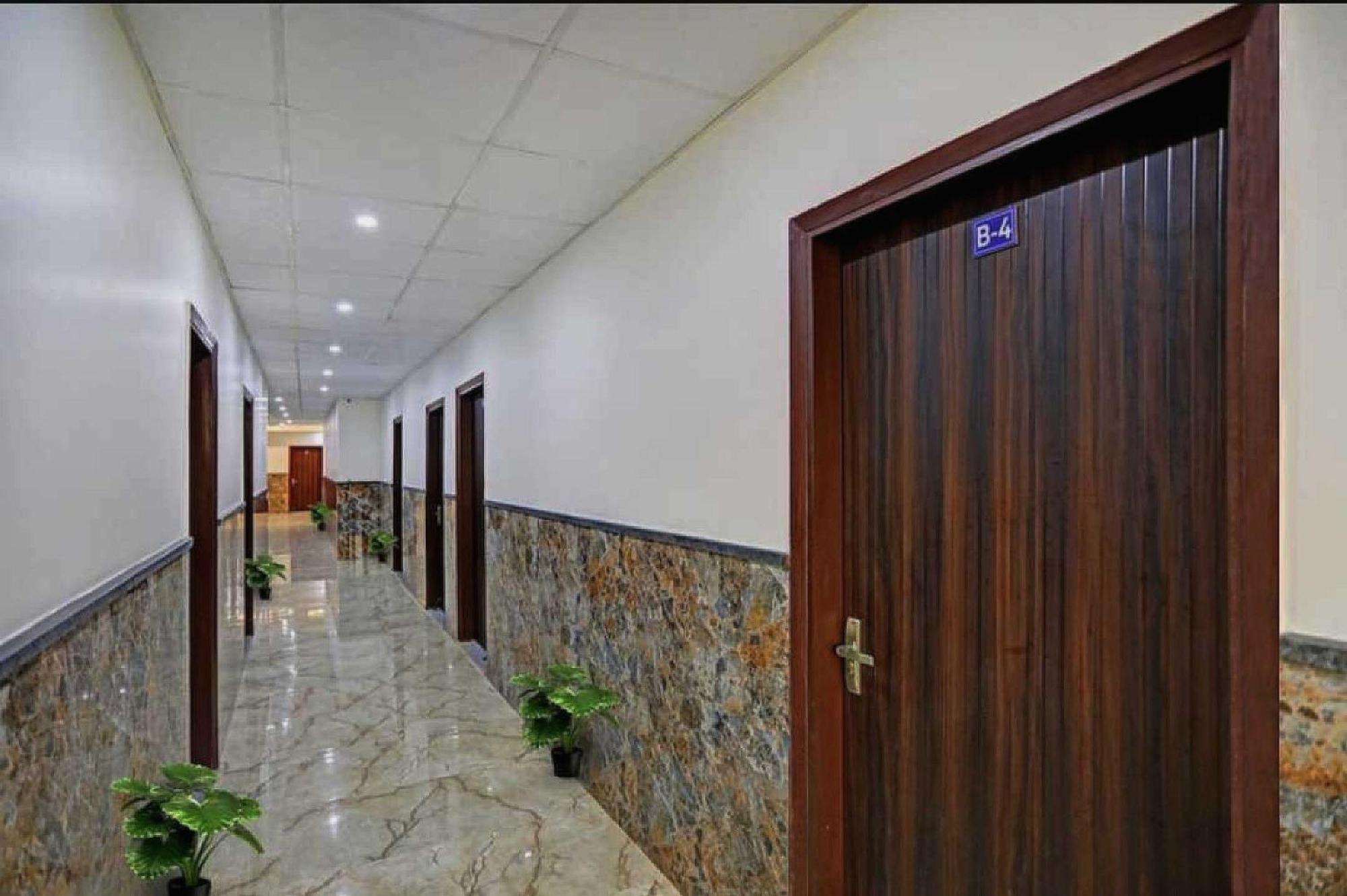 Hotel O K R Resdiancy Near Botanic Garden Of Indian Republic Noida Exterior photo
