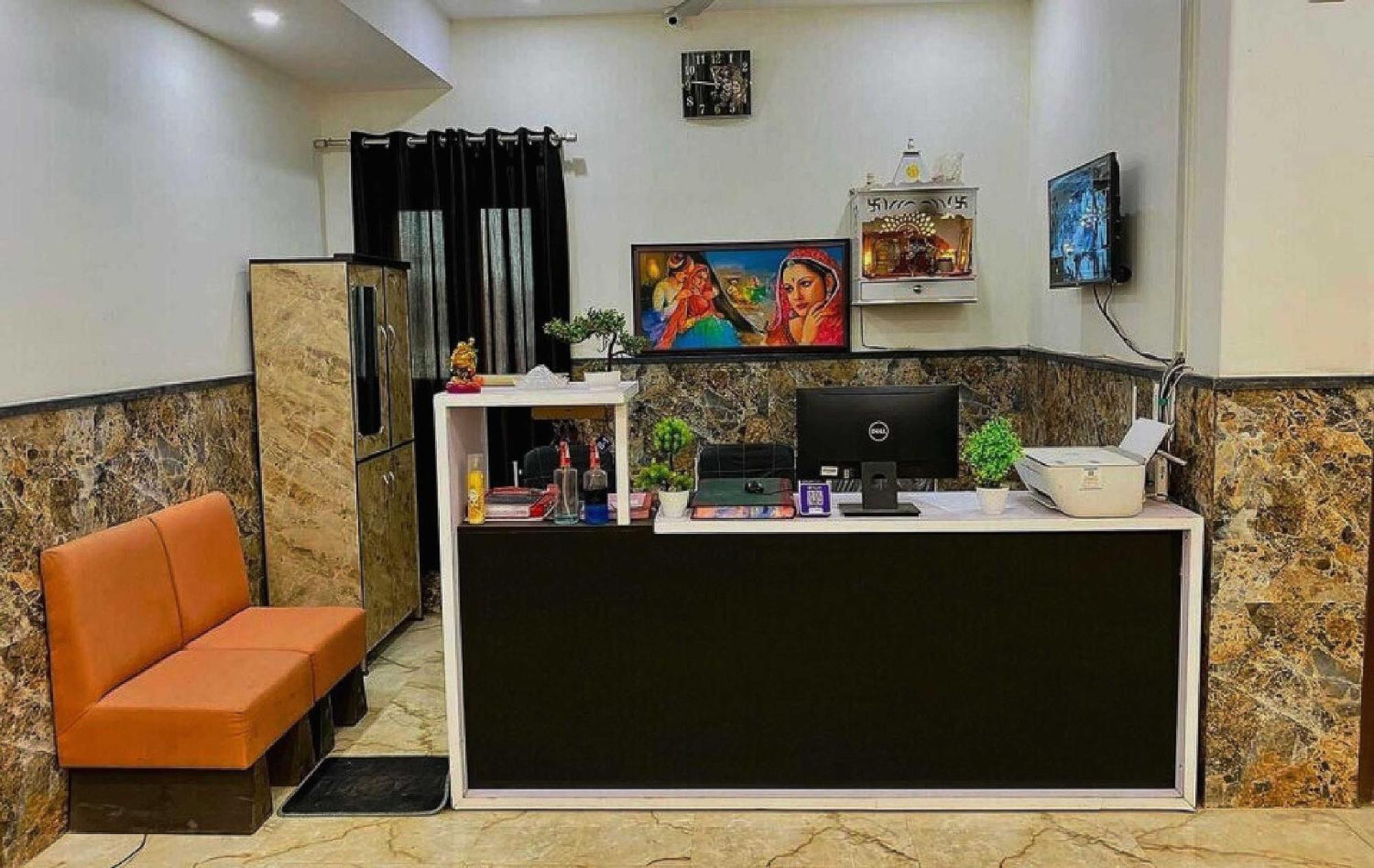 Hotel O K R Resdiancy Near Botanic Garden Of Indian Republic Noida Exterior photo